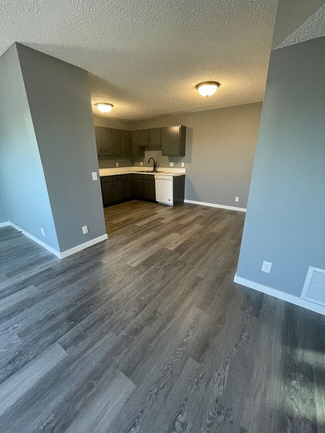 Building Photo - 3700 Paxton Dr