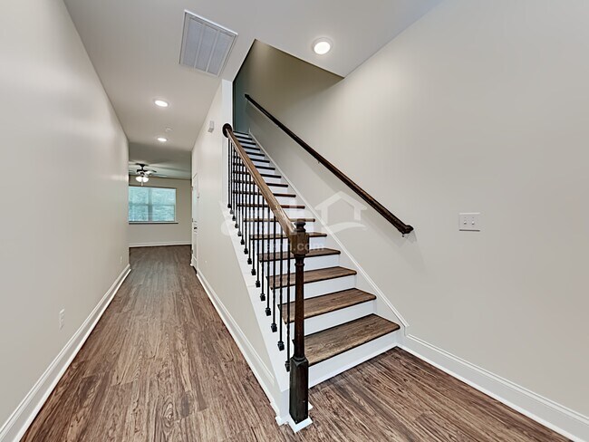 Building Photo - 404 Ronter Ct