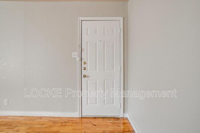 Building Photo - 3417 S University Dr