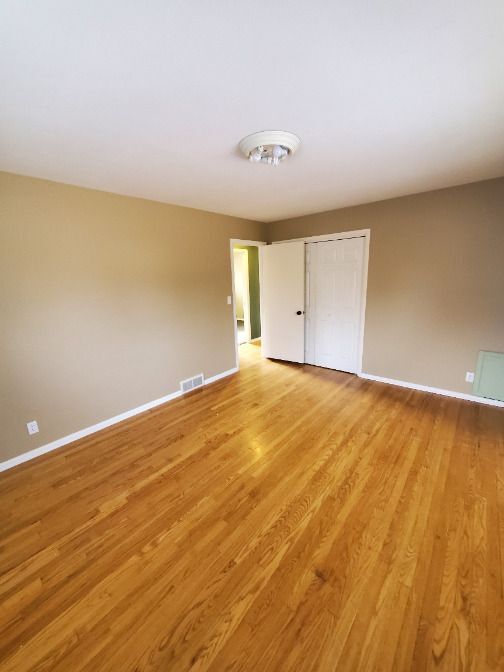 Building Photo - 8862 N Malibu Dr
