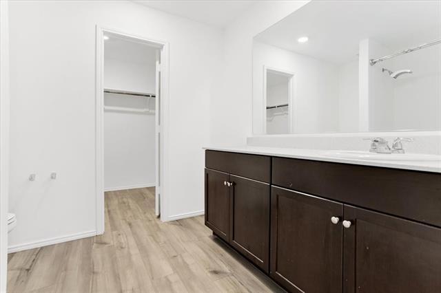 Building Photo - 405 Laurenbrooke Dr