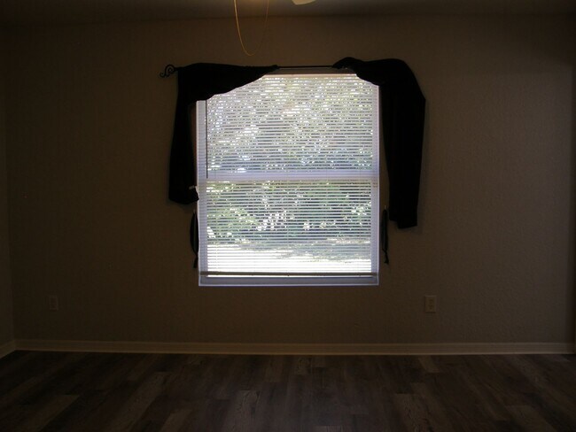 Building Photo - Multi Generation Rental Home centrally located in Spring Hill