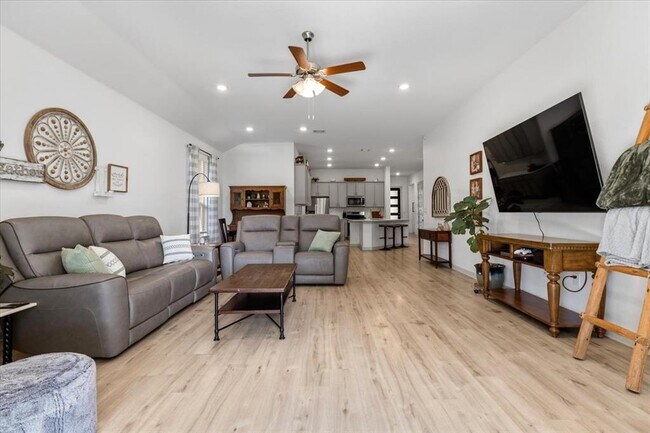 Building Photo - 2117 Centerline Ln