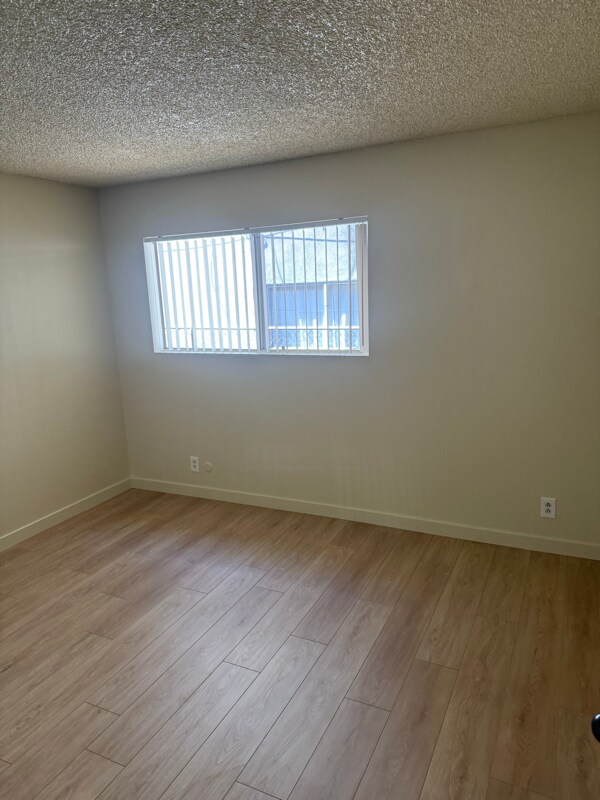 Building Photo - 1661 W 219th St