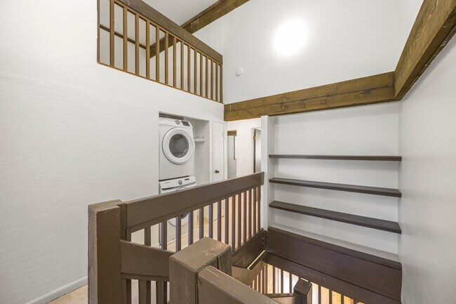 Building Photo - 370 Kawaihae St