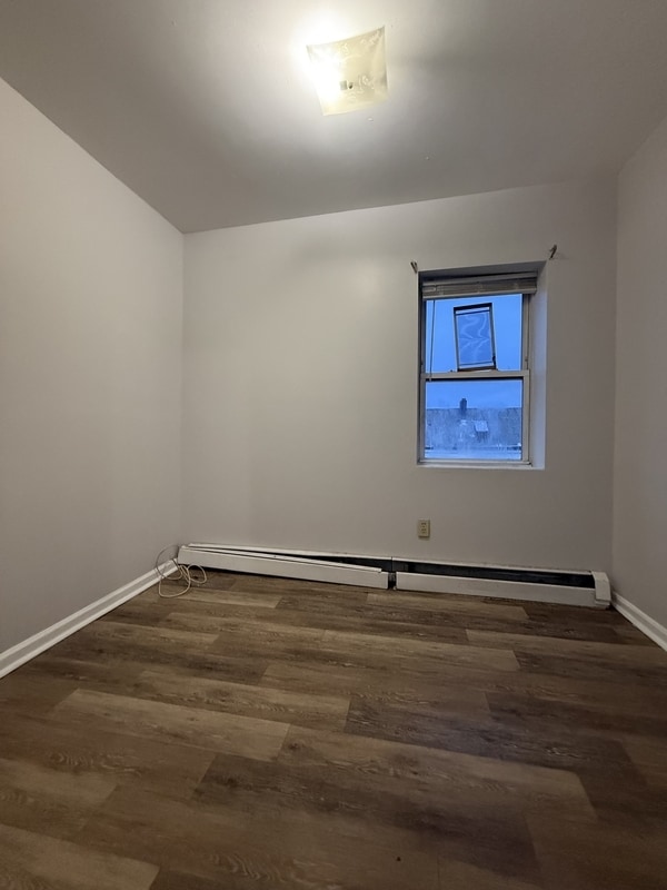 Building Photo - 300 Morton Ave