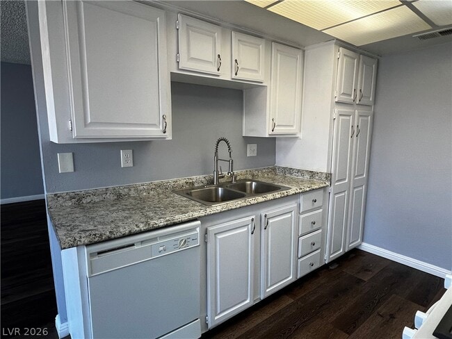Building Photo - 6630 Bubbling Brook Dr