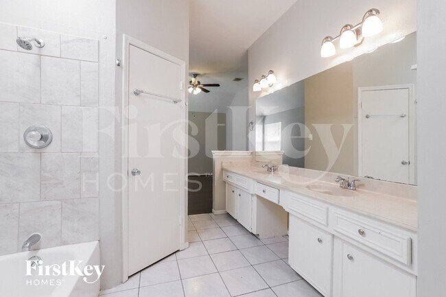 Building Photo - 1026 Western Meadows Dr