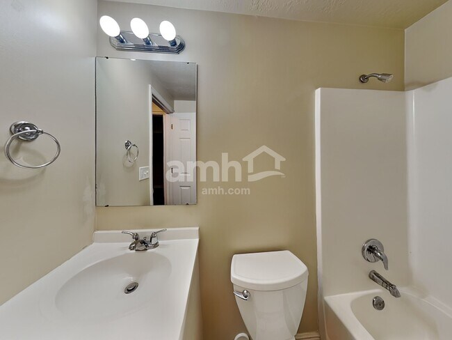 Building Photo - 125 S 150 W