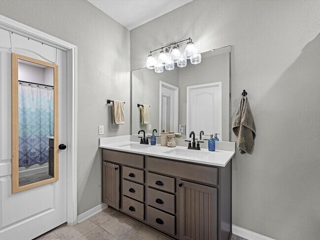 Building Photo - 1006 Camellia Hls Ln
