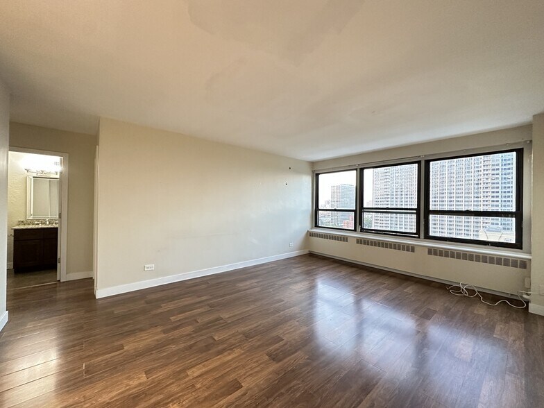 Building Photo - 4180 N Marine Dr