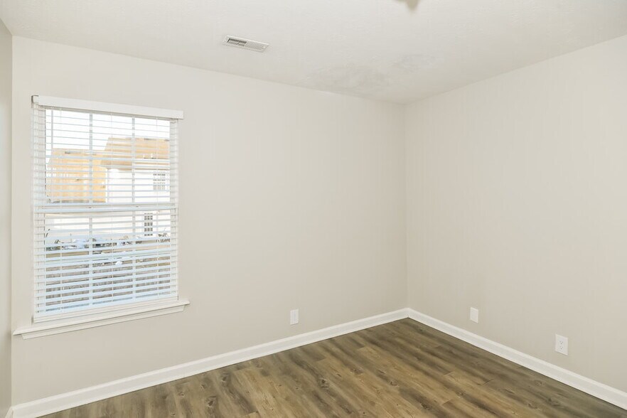 Building Photo - 1230 Shannon Ln