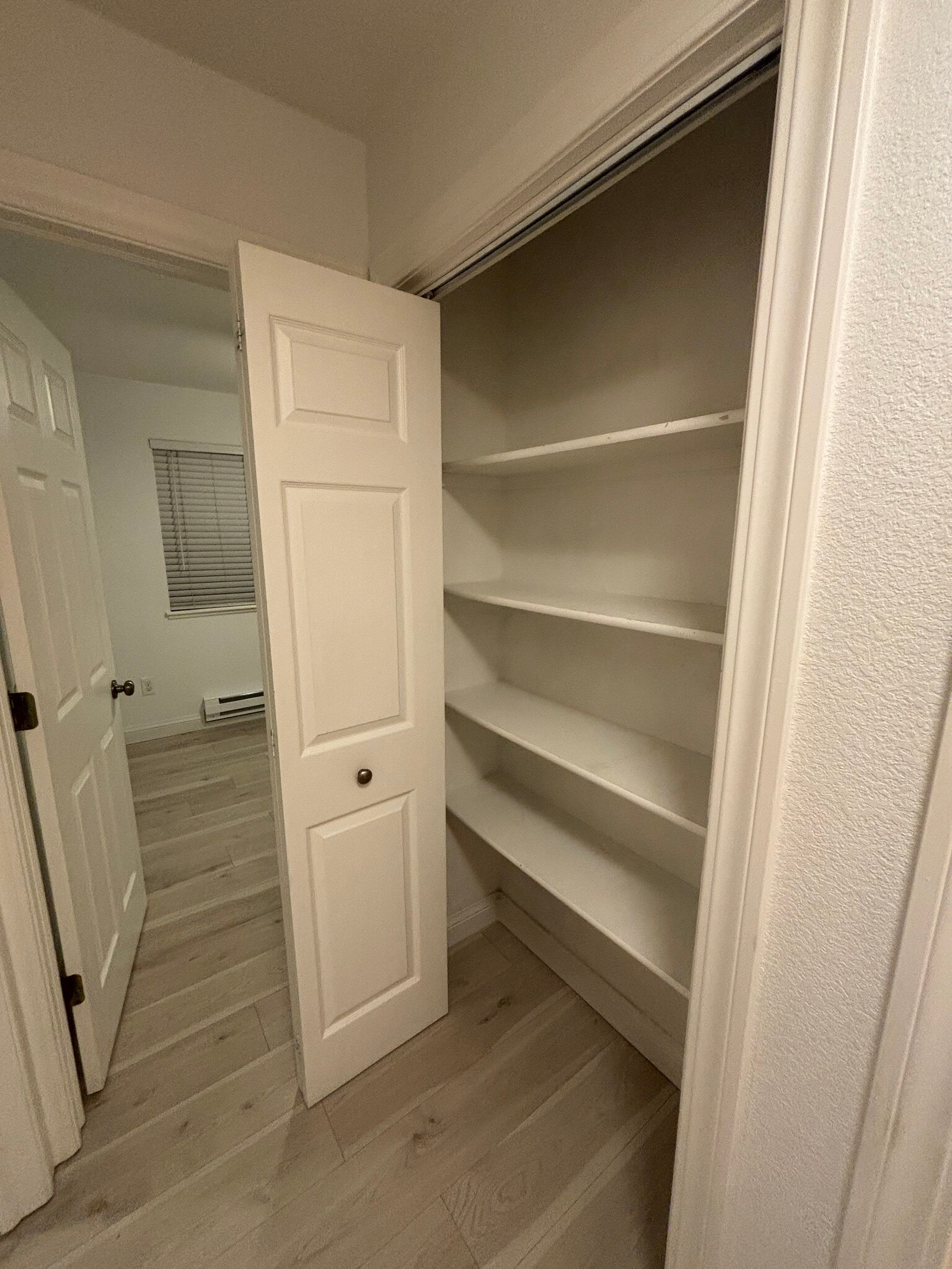 Building Photo - 1209 W Plum St