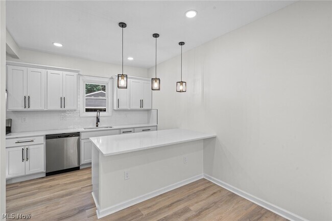 Building Photo - 12028 Wade Park Ave