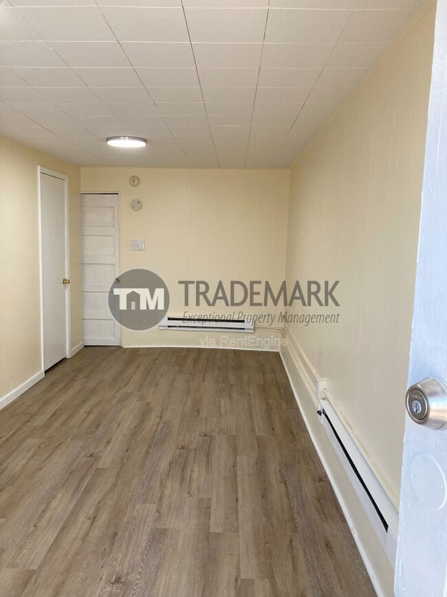 Building Photo - 303 S Front St