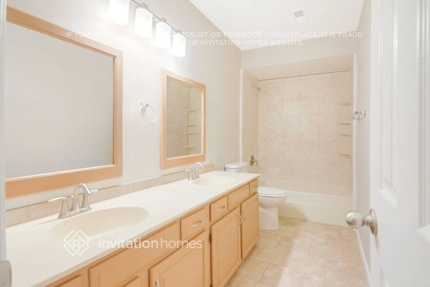 Building Photo - 305 Durington Pl