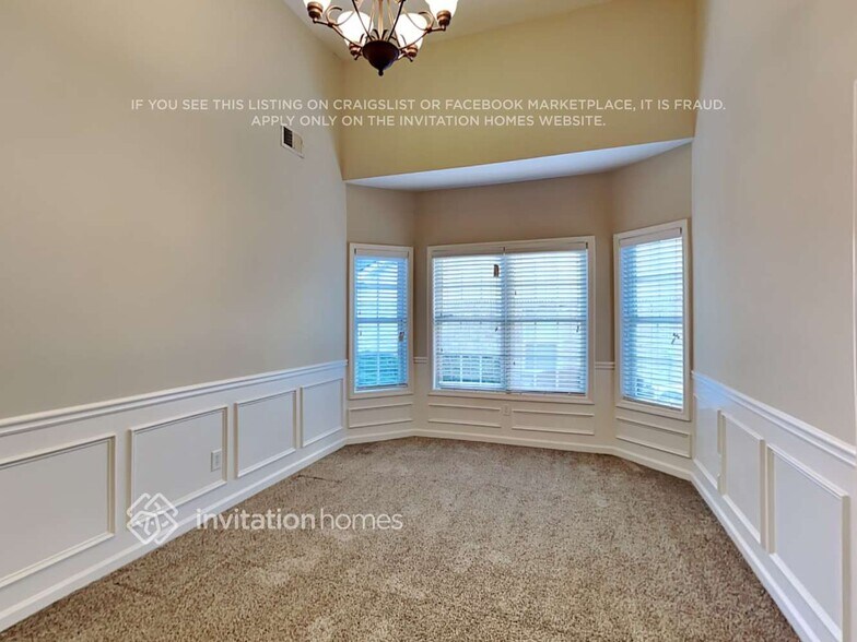 Building Photo - 1215 Chandler Ridge Dr SE
