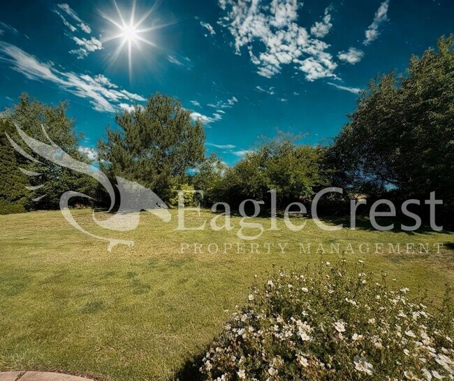 Building Photo - Luxury Bella Terra Estate with Mountain & Vineyard Views
