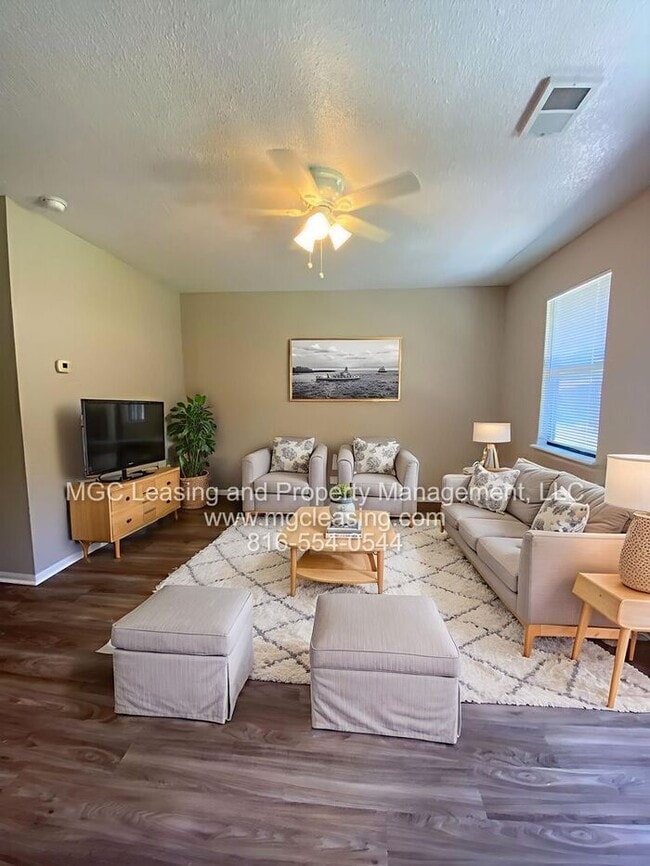 Building Photo - Your New Apartment Awaits at Le Grand Apar...