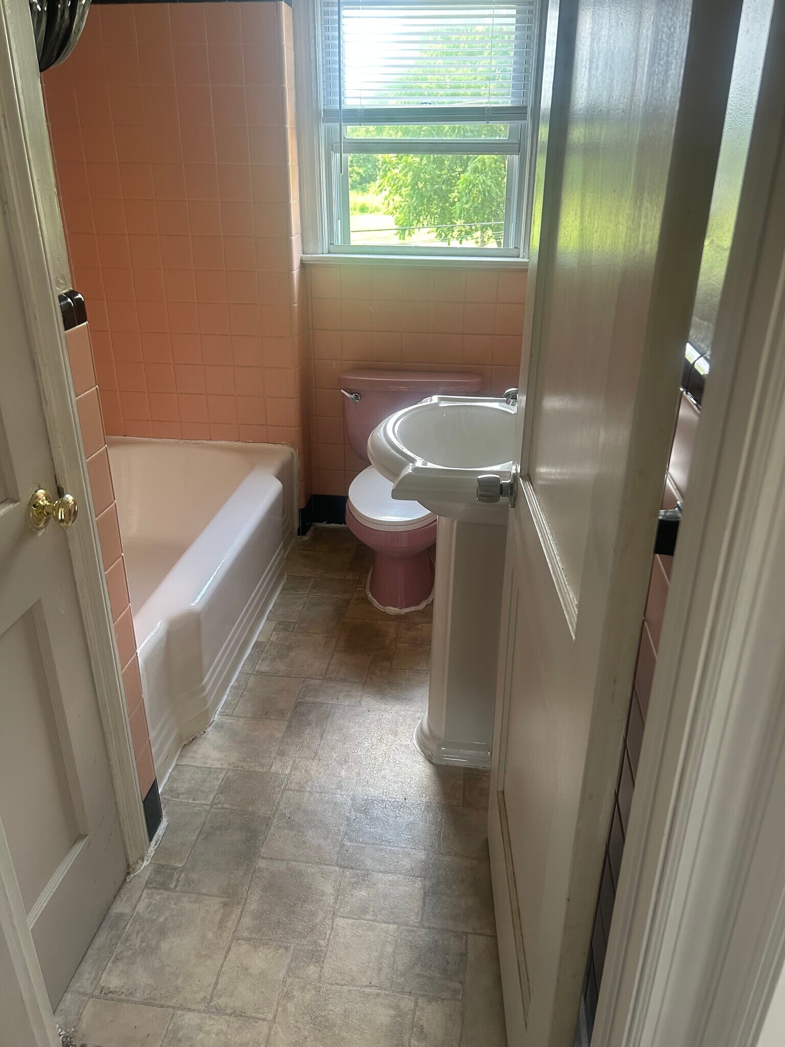 Full Bath - 2332 Concord Rd