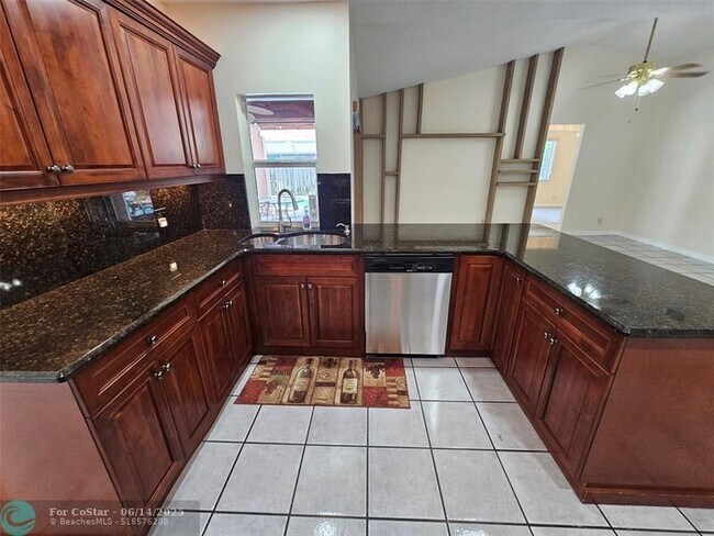 Building Photo - 11327 Little Bear Dr