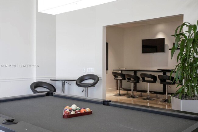 Building Photo - 4775 Collins Ave