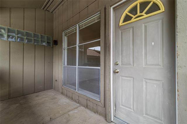 Building Photo - 10438 High Hollows Dr