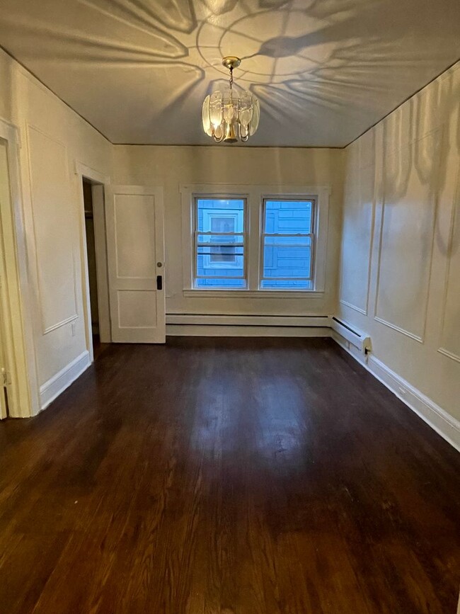 Building Photo - 19-21 Poe Avenue