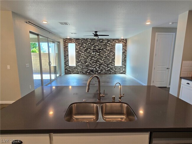 Building Photo - 8242 Skye Territory St