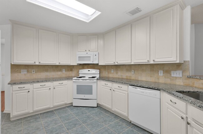 Building Photo - 166 Burgandy Vine Ct
