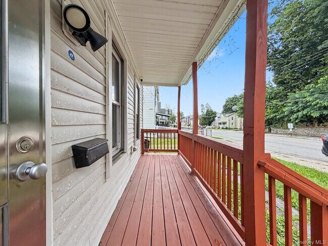Building Photo - 63 Fowler St