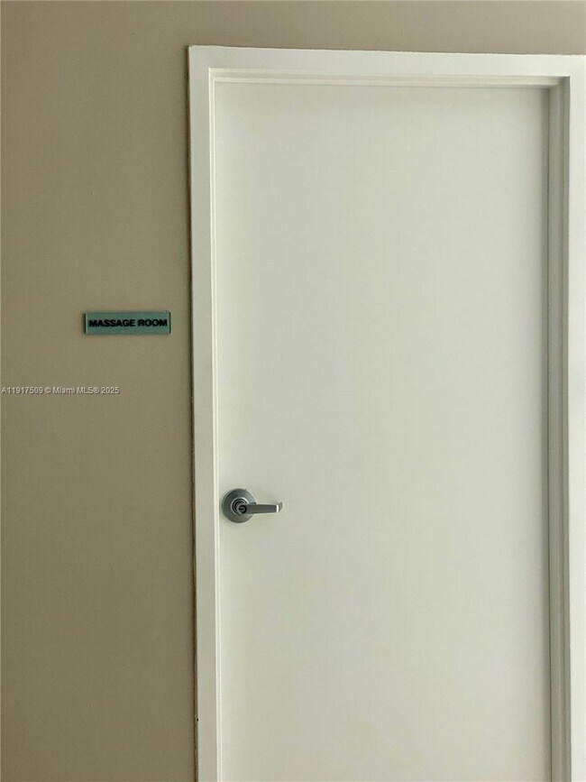 Building Photo - 350 S Miami Ave