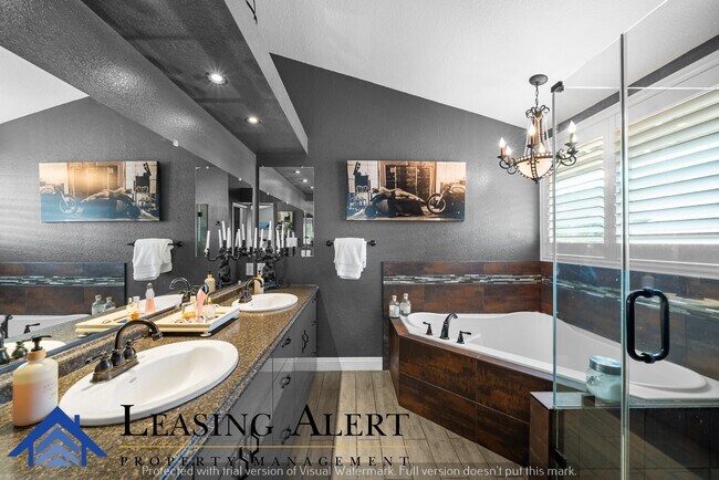 Building Photo - 27597 Artine Dr