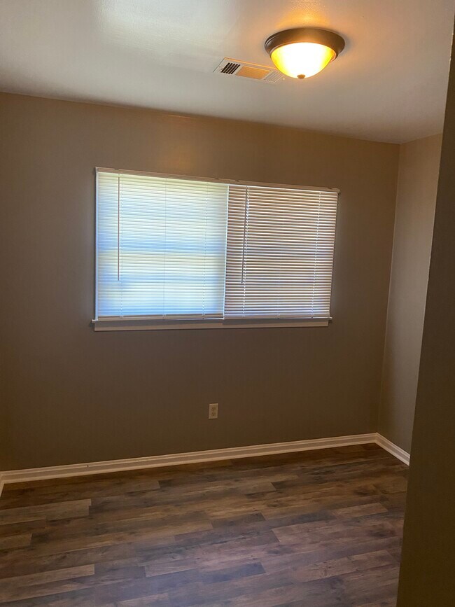 Building Photo - 3066 Tyler Rd