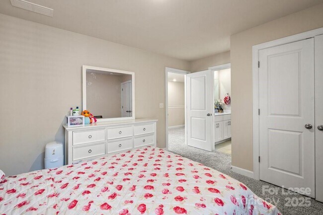 Building Photo - 613 Cedar Knoll Cir