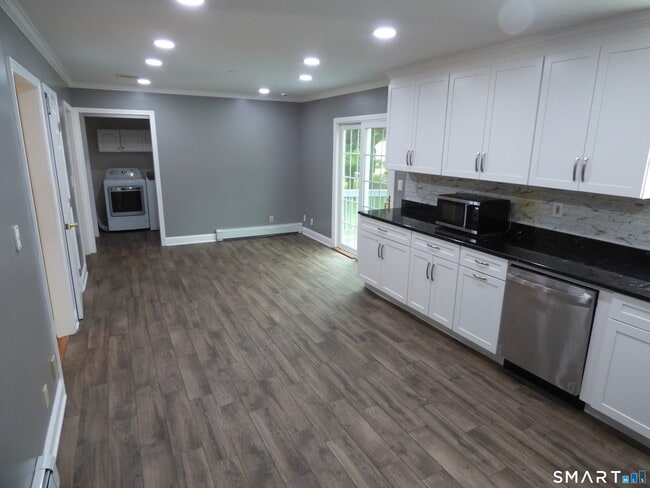 Building Photo - 7 Ridge Ln