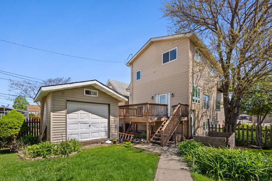 Building Photo - 5230 S Lockwood Ave