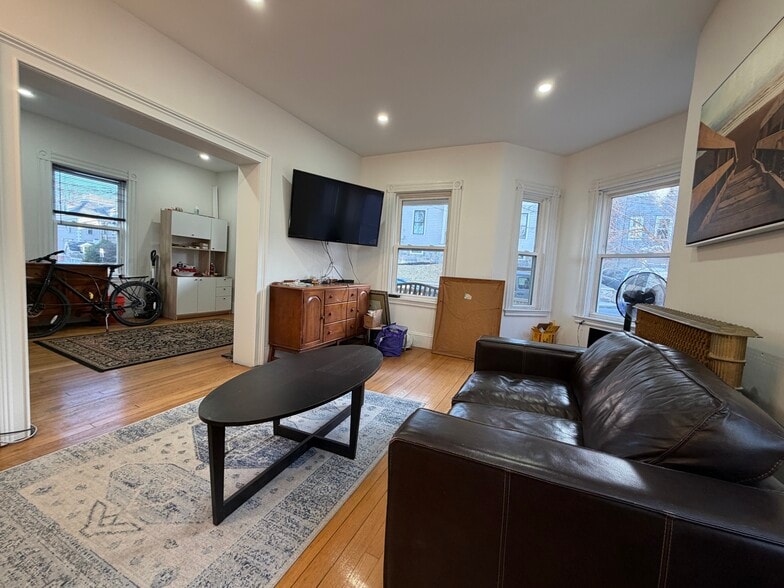 Building Photo - 56 Grampian Way