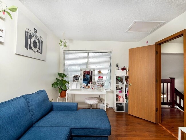 Building Photo - 2120 Brittany Ct