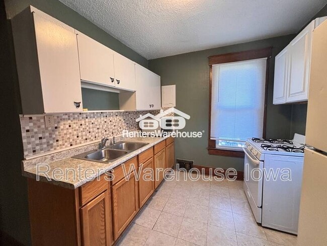 Building Photo - 416 8th St