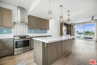 Building Photo - 1045 Manzanita St