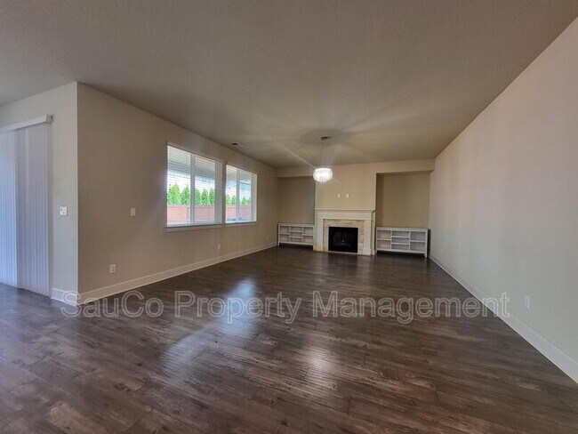 Building Photo - 5301 SE Thornapple St