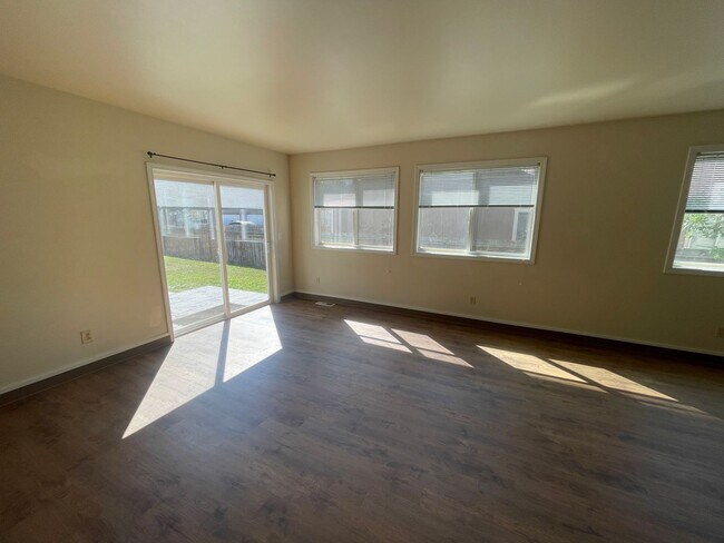 Building Photo - 1300 N Brooklane St