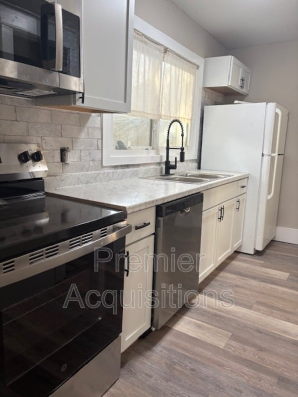Building Photo - 3318 Fernwood Ave