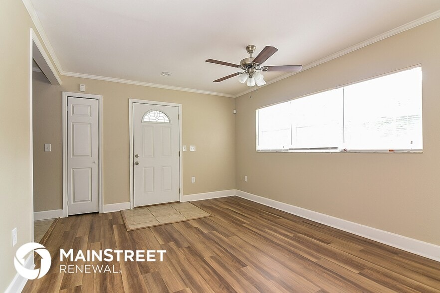 Building Photo - 510 Longfellow Blvd