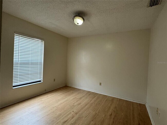 Building Photo - 3005 Starmount Dr