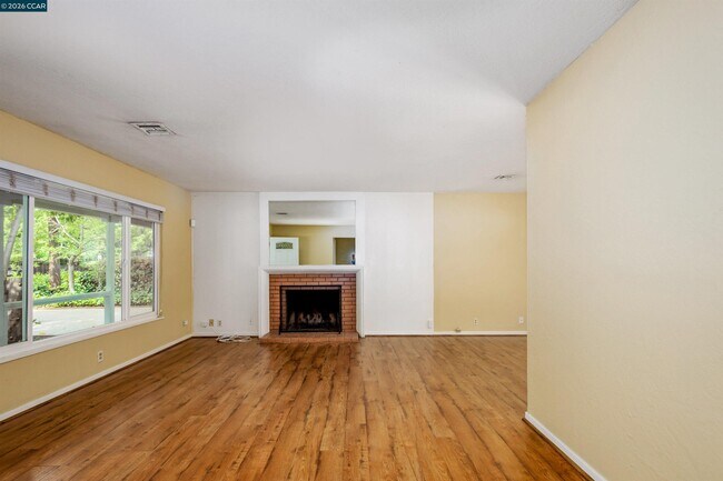 Building Photo - 378 Verona Ave