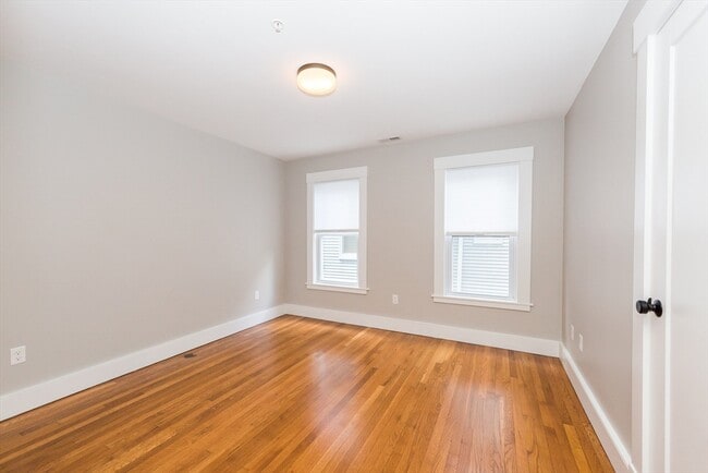 Building Photo - 127 Hudson St