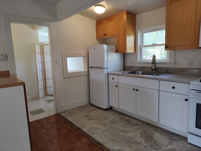 Building Photo - 1145-1142 Nowita Pl