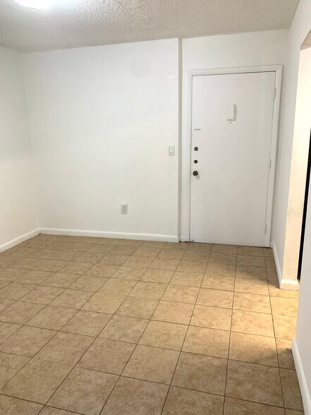 Building Photo - 6130 W 19th Ave